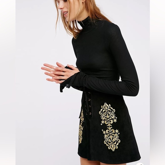 Free People Wild West Embroidered Suede Mini Skirt in Black and Gold. X-Small - Picture 3 of 12